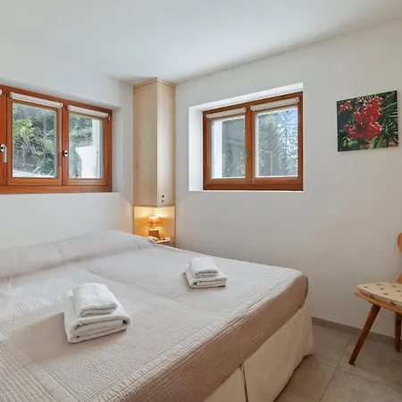 Les Aiguilles Vertes Rez Inferieur By Interhome Апартаменты