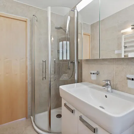 Апартаменты Les Aiguilles Vertes Rez Inferieur By Interhome