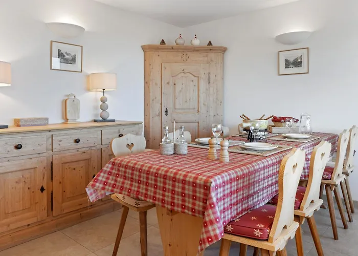 Les Aiguilles Vertes Rez Inferieur By Interhome クラン